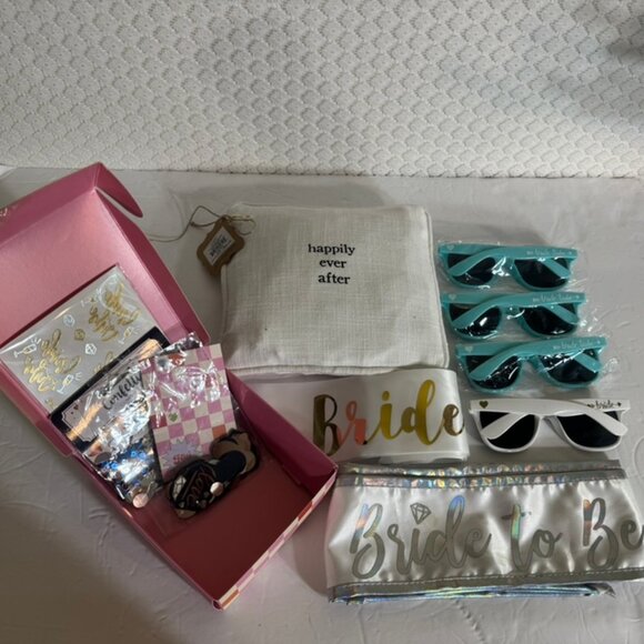 NWT Wedding & Bridal Bachelorette Set -Sunglasses, Sashes, Confetti and More - Picture 3 of 9